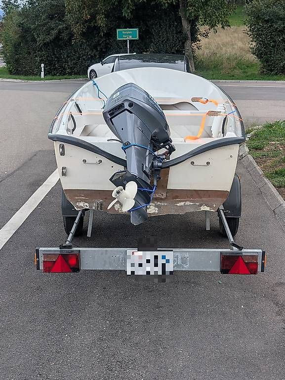 Askeladden Boote: Motorboot mit 8ps Aussenborder und Trailer – Gebraucht aus Kloten von paddyz 1