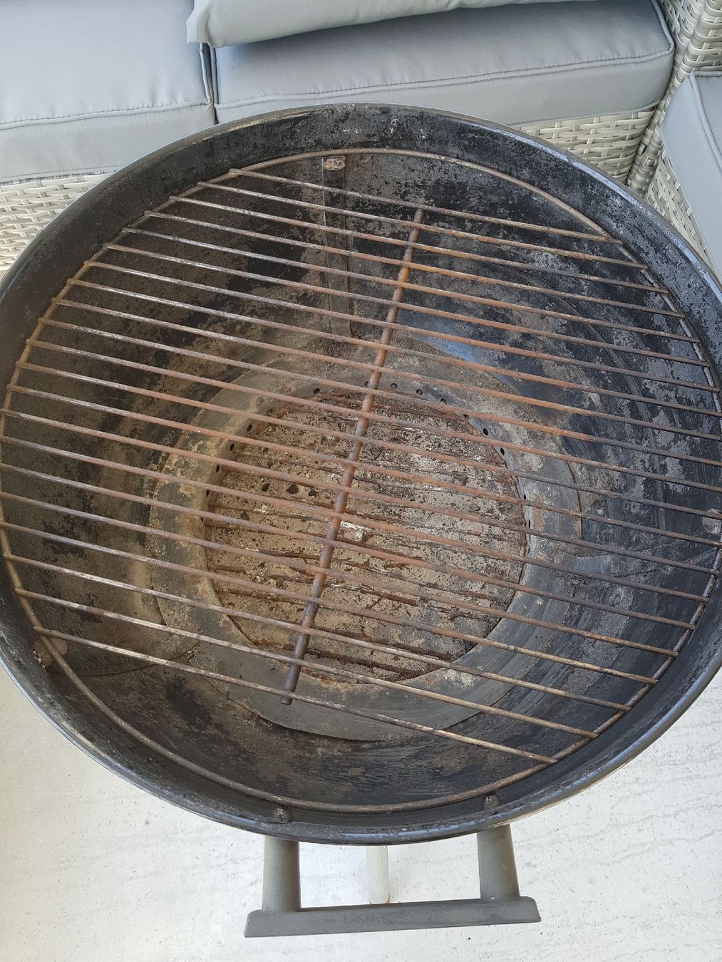 Grills: Alter Holzkohlegrill – Gebraucht aus Niedergösgen von Kamui8 2