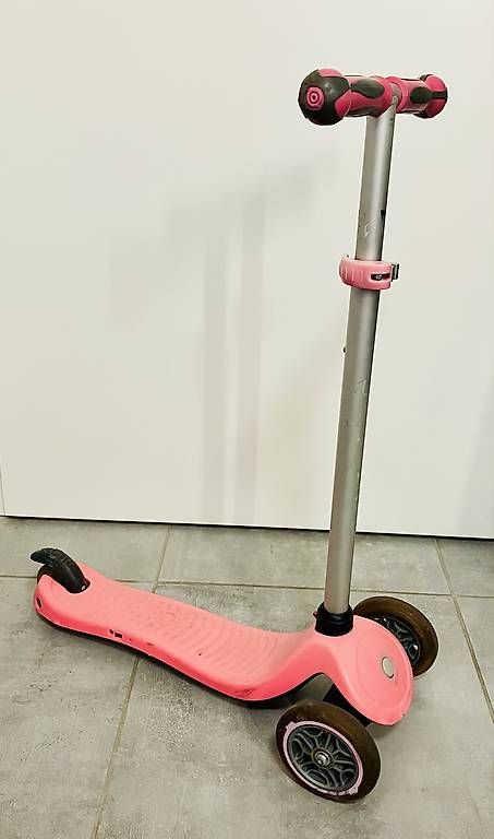 Kickboard: Trotinette 3 roues – D'occasion à Martigny par avf_w8zf