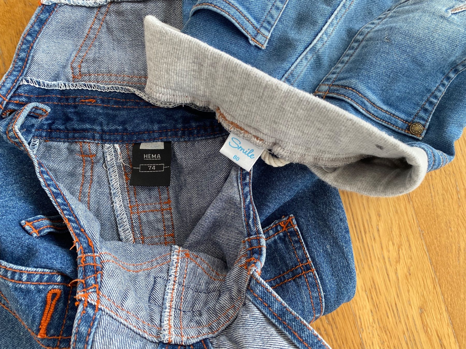 Lotti & Set di vestiti: Kleiderpaket 4-teilig Pullis Jeans Latzhose Gr 74-80 – Usato da Wädenswil venduto da PeterWaedi 3