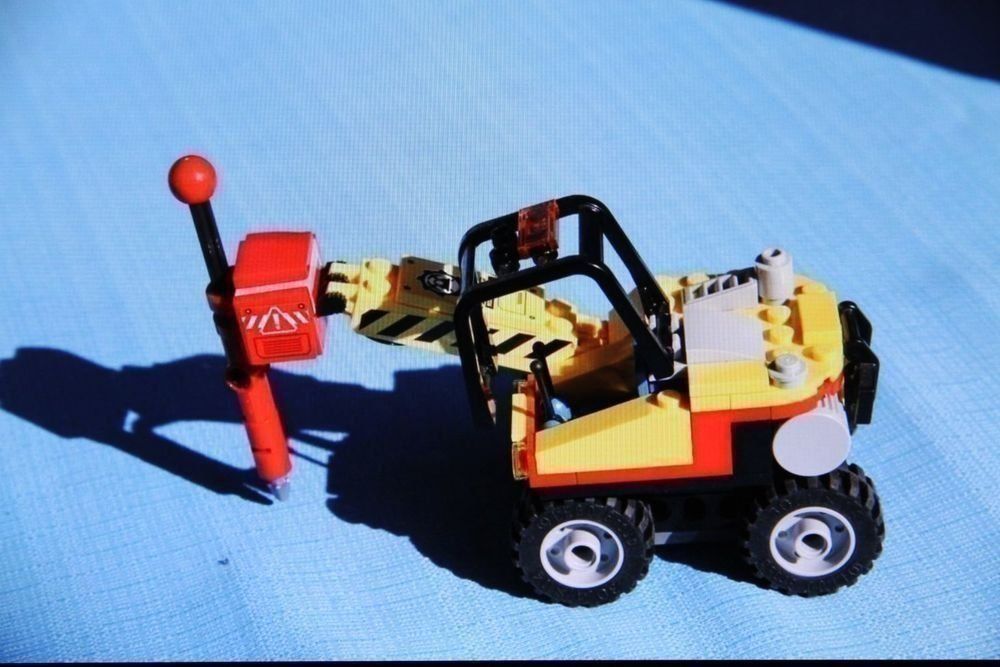 Lego Baukästen: Lego, Bagger mit Abbauhammer – Gebraucht aus Nesselnbach von ubourson 1