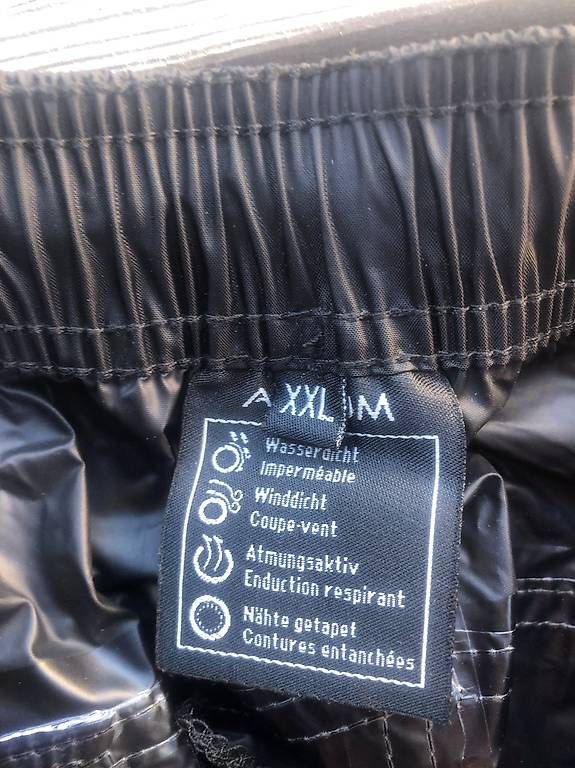Hosen: Regenhose Erwachsene – Gebraucht aus Udligenswil von rae_25cj 1