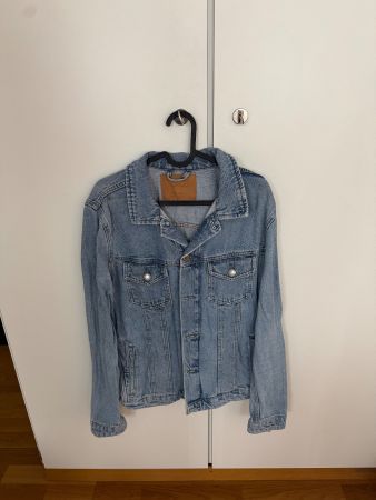 Jeansjacke mit Aufdruck