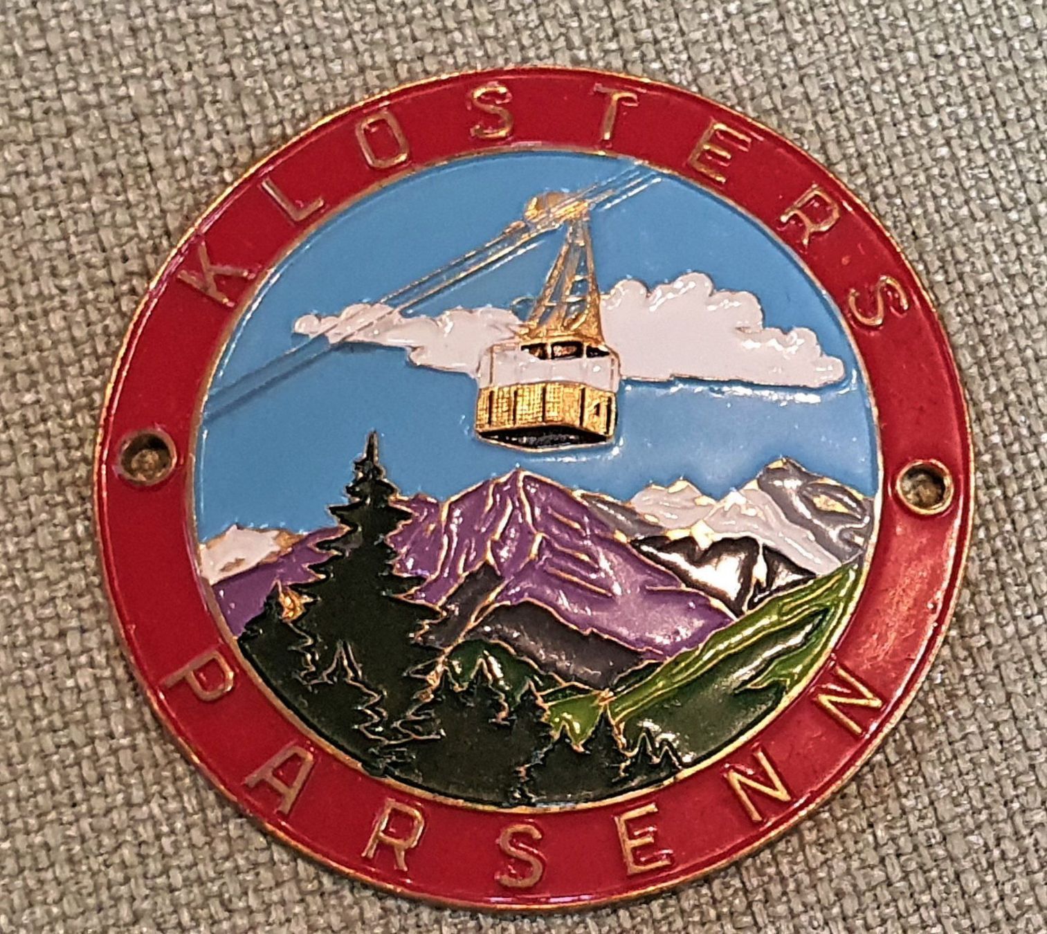 Broschen & Nadeln: F683  Oldtimer Plakette Klosters Parsenn – Gebraucht aus Reinach BL von Boston-Verkauf