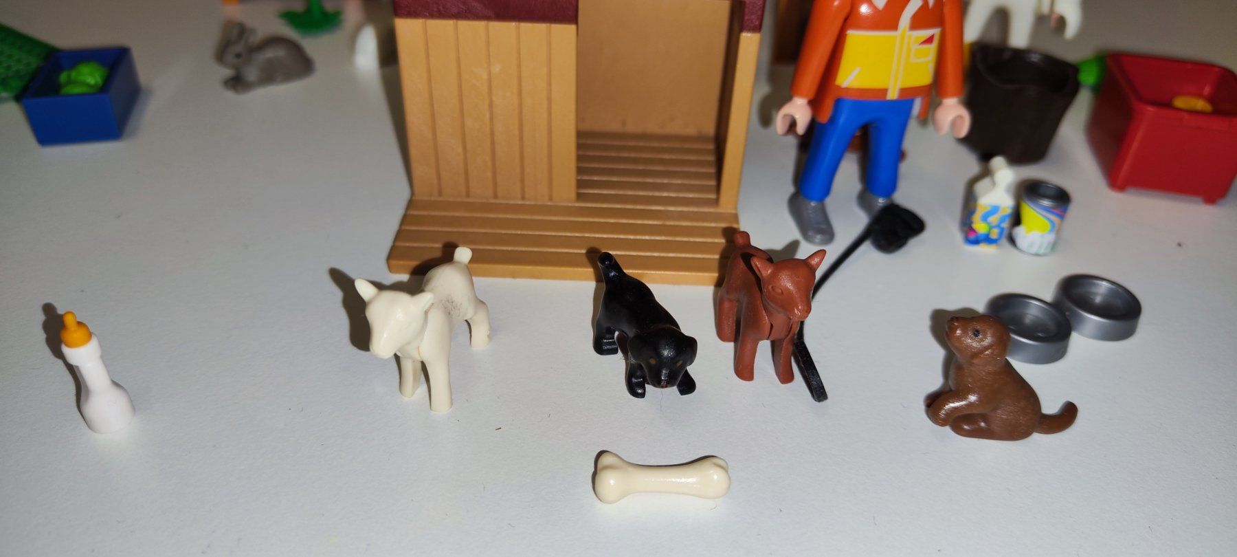 Playmobil Giocattoli: Diverse Playmobil: Imker & Hasenstall & Hunde – Usato da Wiezikon b. Sirnach venduto da Mobelix