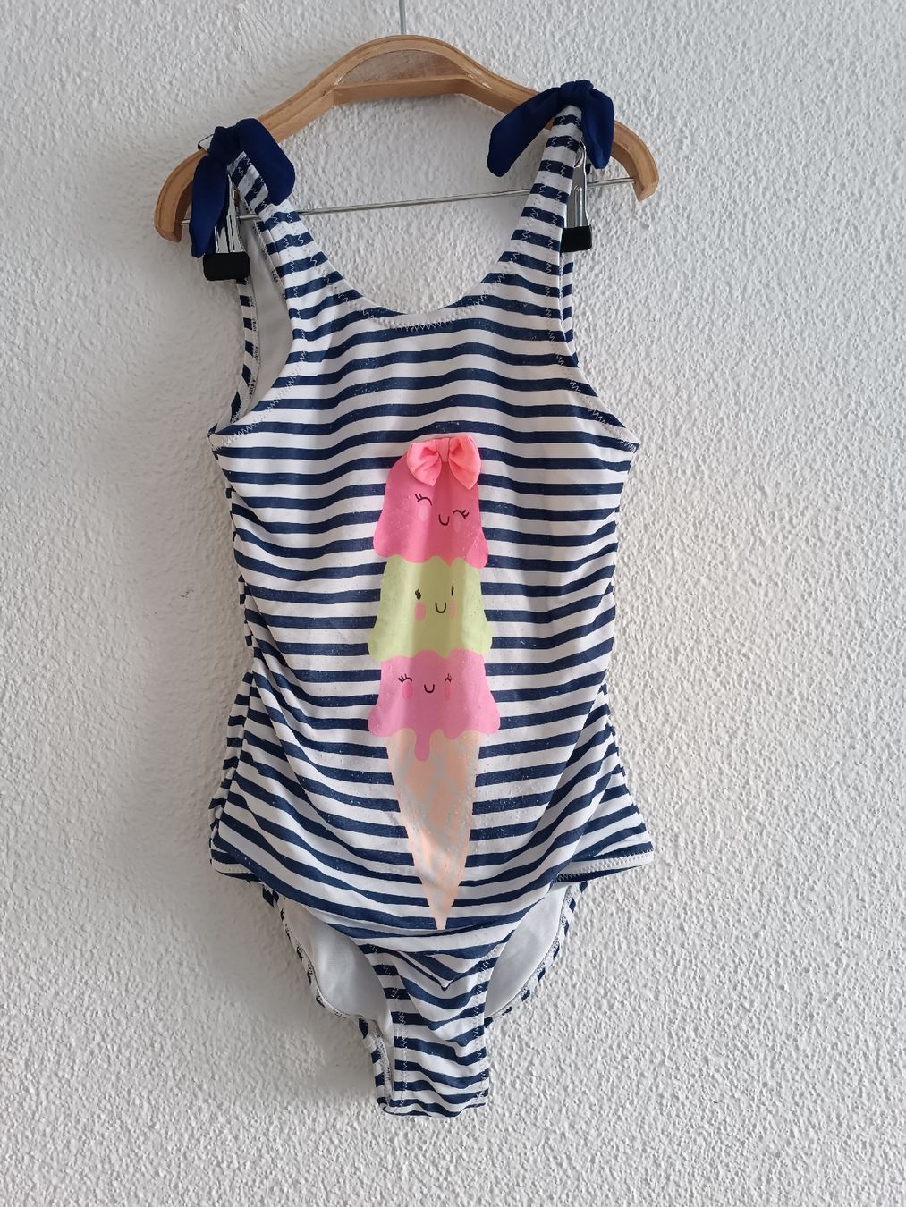 H&M Costumi da bagno & Bikini: Badekleider Gr 104-110/116 – Usato da Binz venduto da julijuli 4