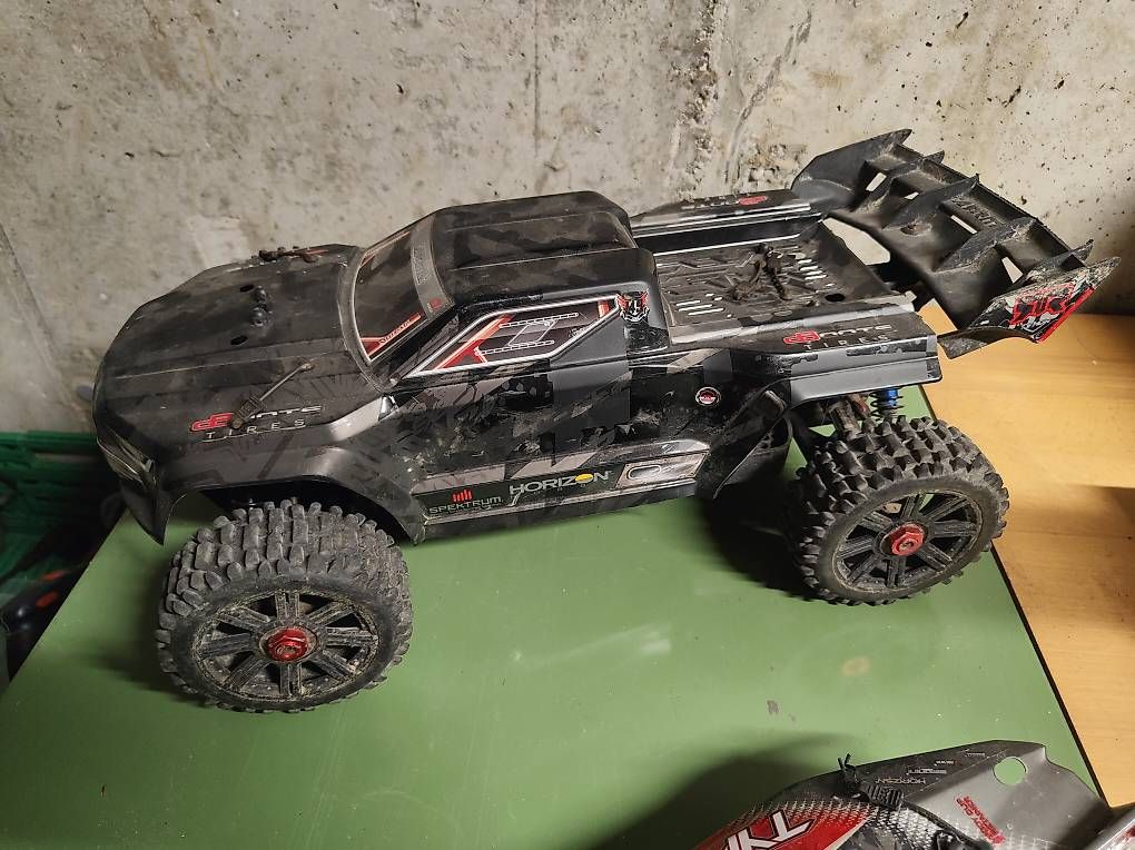 RC Kits de montage: Arrma Typhon Rc Buggy  – D'occasion à Freienstein par Nilson2 3
