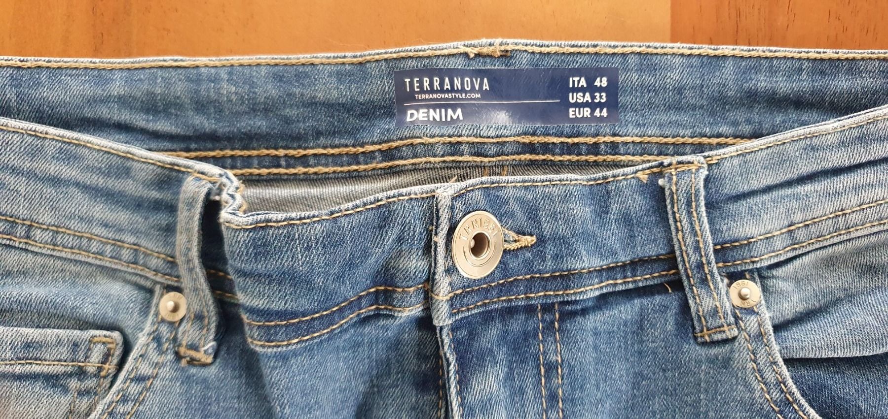 Jeans: Jeans Terranova Unisex Blau Grösse 44 – Usato da Zürich venduto da Leica.C89 1