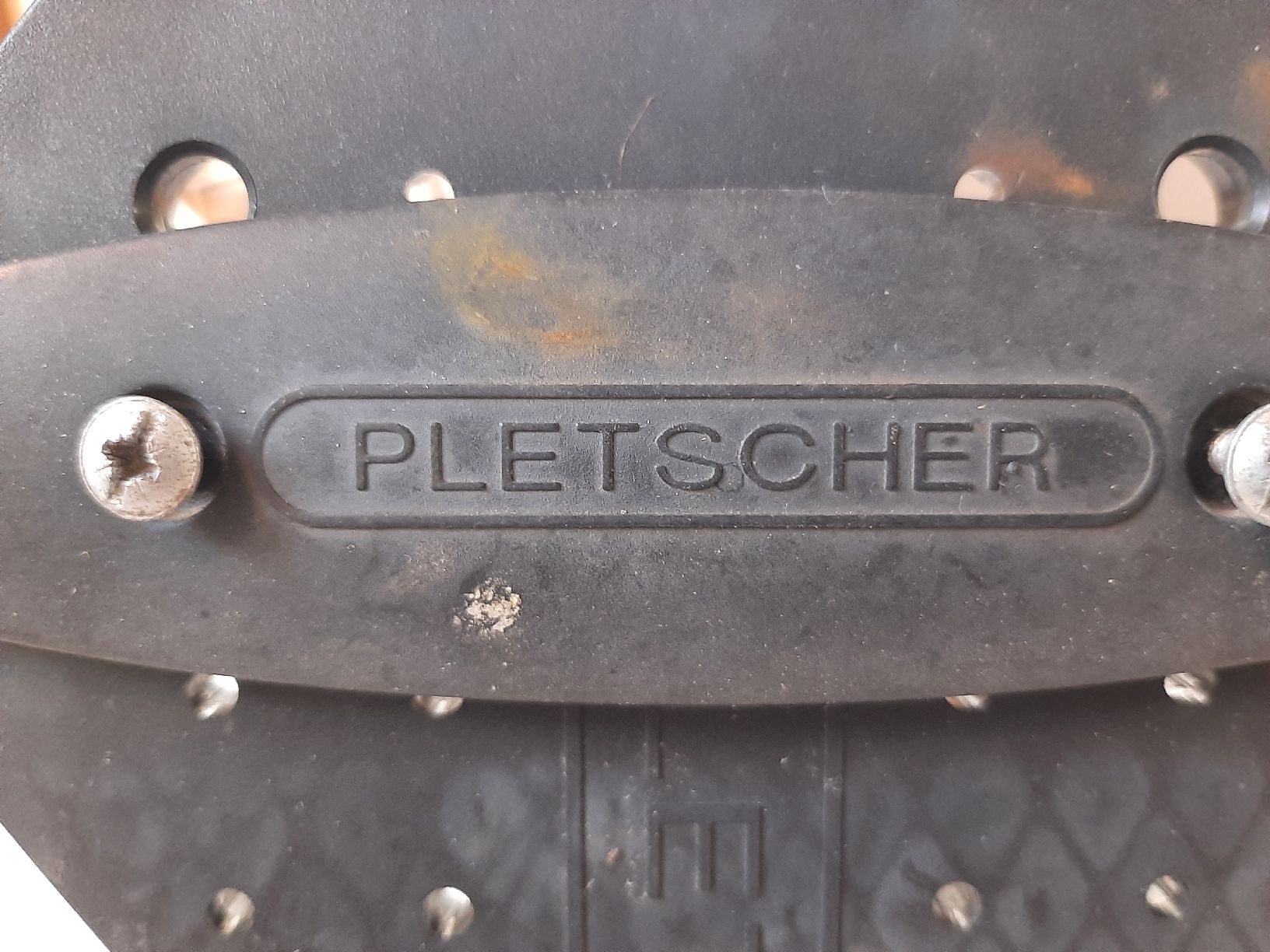 Ersatzteile: Pletscher Gepäckträgerfuss gebraucht – Gebraucht aus Schüpfen von HolzwerkSchiesser 1