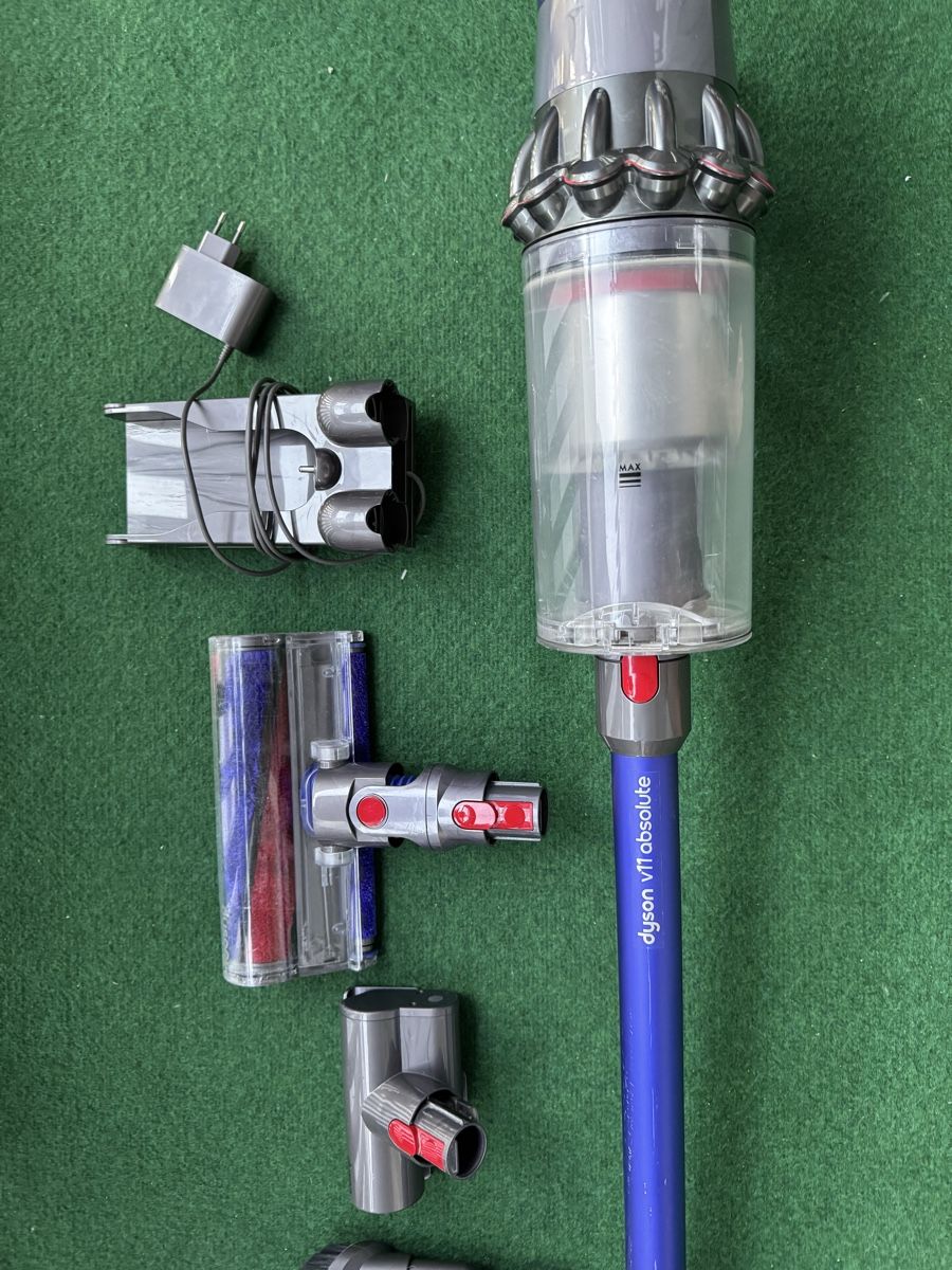 Dyson Aspirateurs & Accessoires: Dyson V11 Absolute – D'occasion à Würenlingen par Ersin48 1