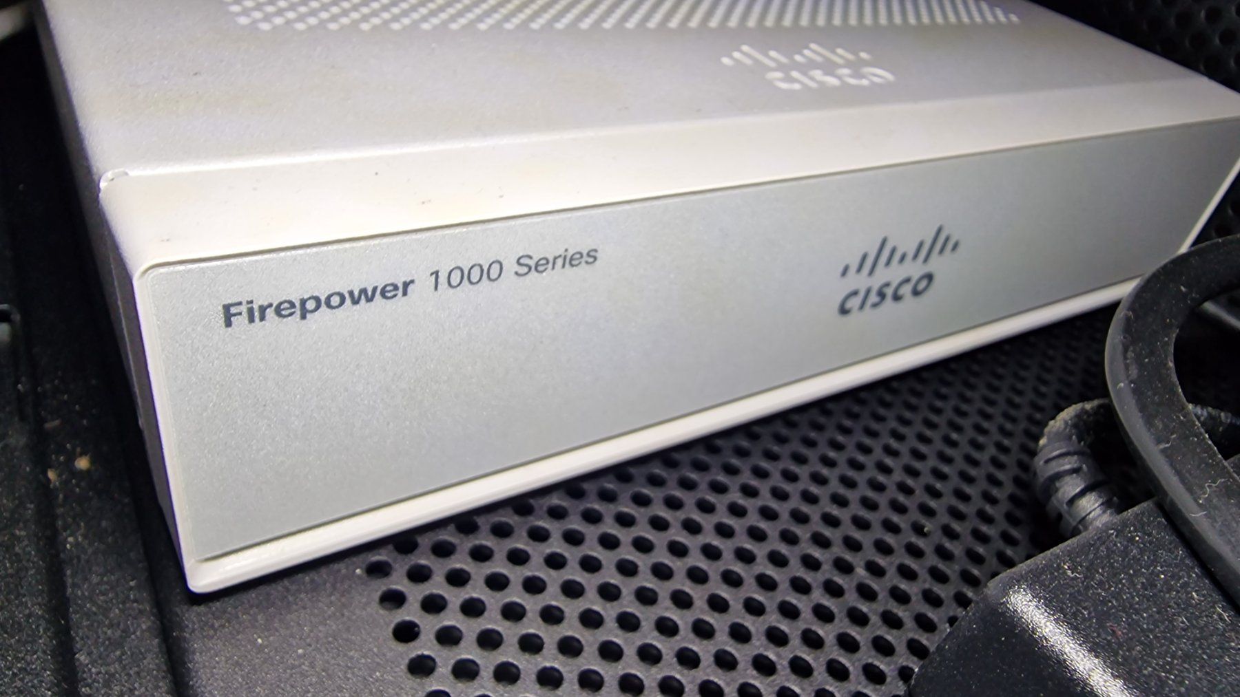 Cisco Firepower 1010 Firewall mit 19