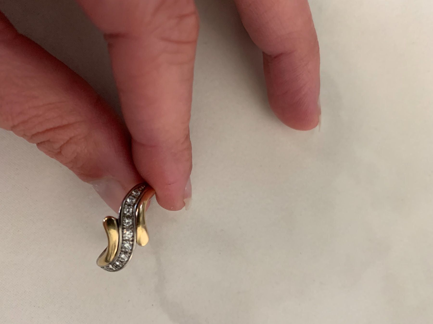 Anelli: Geschwungener Ring Gold mit Diamanten – Usato da Birsfelden venduto da Exclusivity 2
