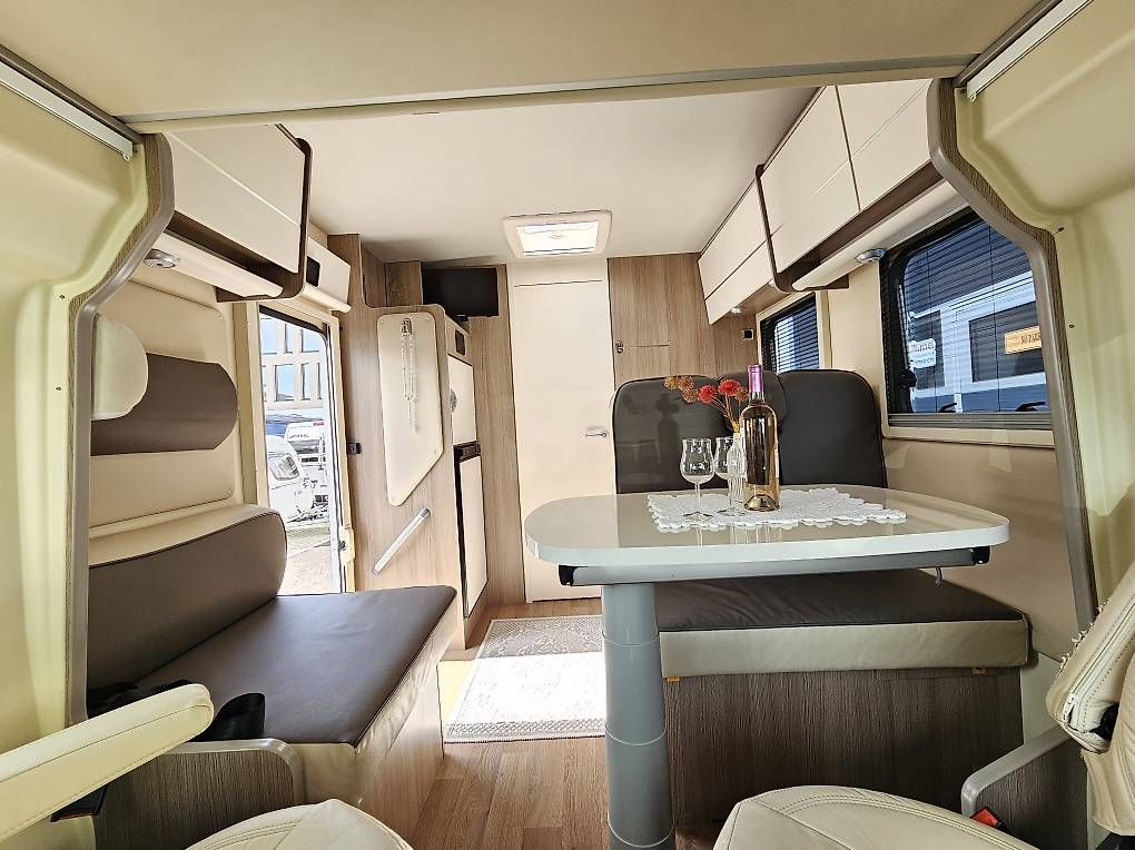 Veicoli da campeggio: TOP WOHNMOBIL mit Automat, Solar, Klima! – Usato da Recherswil venduto da Caravan-EmmE 4