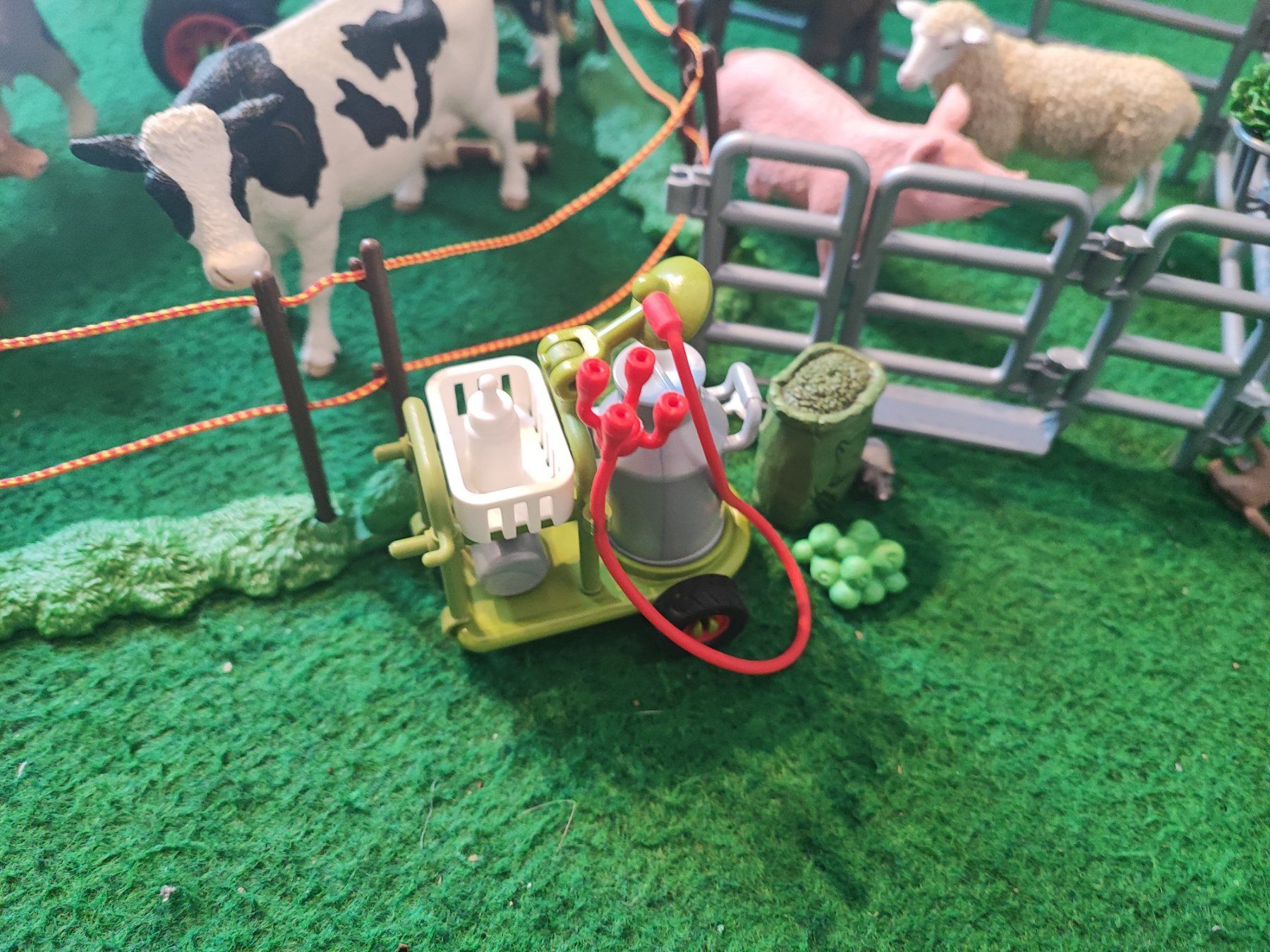 Giocattoli: Schleich Farm inkl.melkstation – Usato da Beinwil am See venduto da limaalpha1986 3