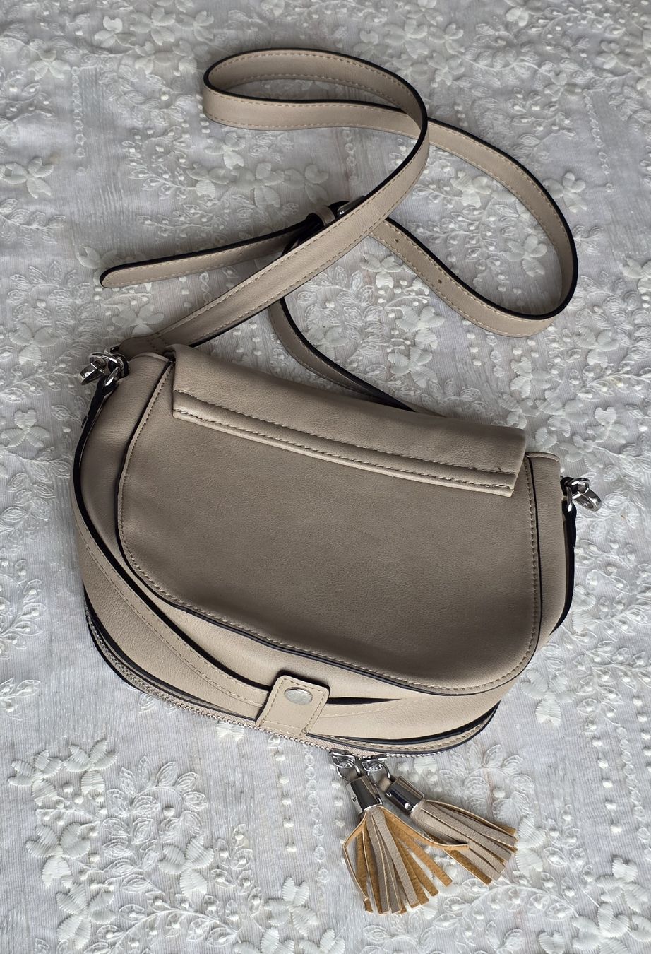 C&A Borse da donna: C&A Umhängetasche in Beige ,Neu – Nuovo (secondo la descrizione) da Rheinsulz venduto da Gilea 1