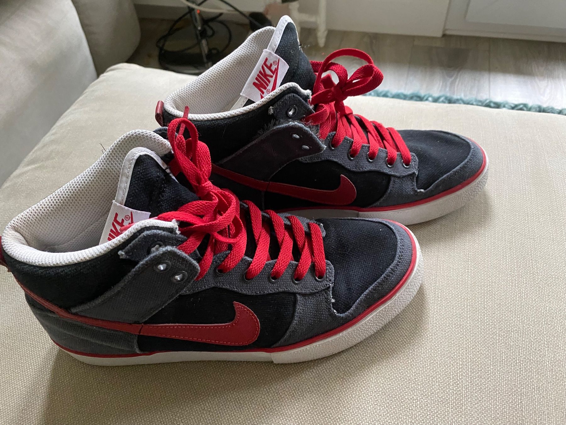 Nike Scarpe da uomo: Nike Sneaker, Grösse 42, rot-schwarz – Usato da Spiegel b. Bern venduto da corn2009