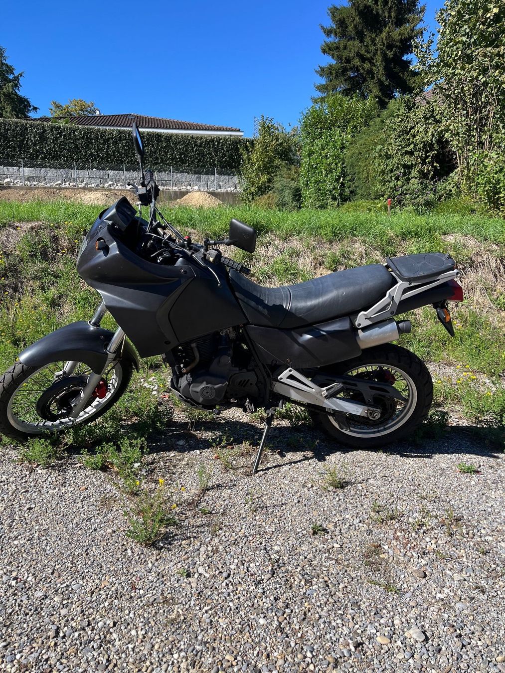 Suzuki Enduro: Suzuki DR 650 RSE – Usato da Bern venduto da studi0816 1