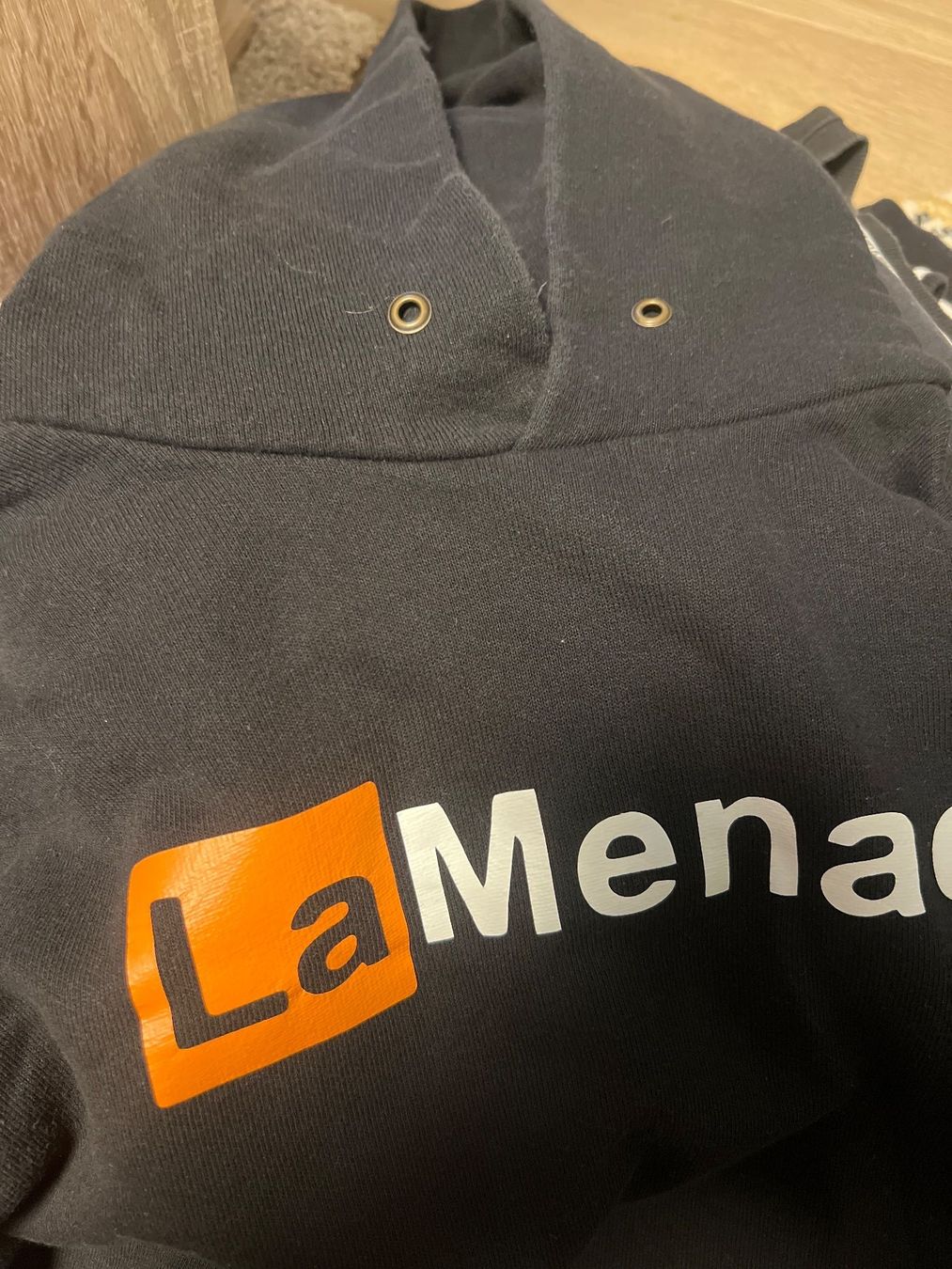 Maglioni & Felpe: Sweat La Menace Taille M – Usato da Epalinges venduto da nsh_t58w 2