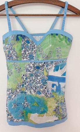 Neuwertig! Top mit Bluemli-Muster ideal für den Sommer