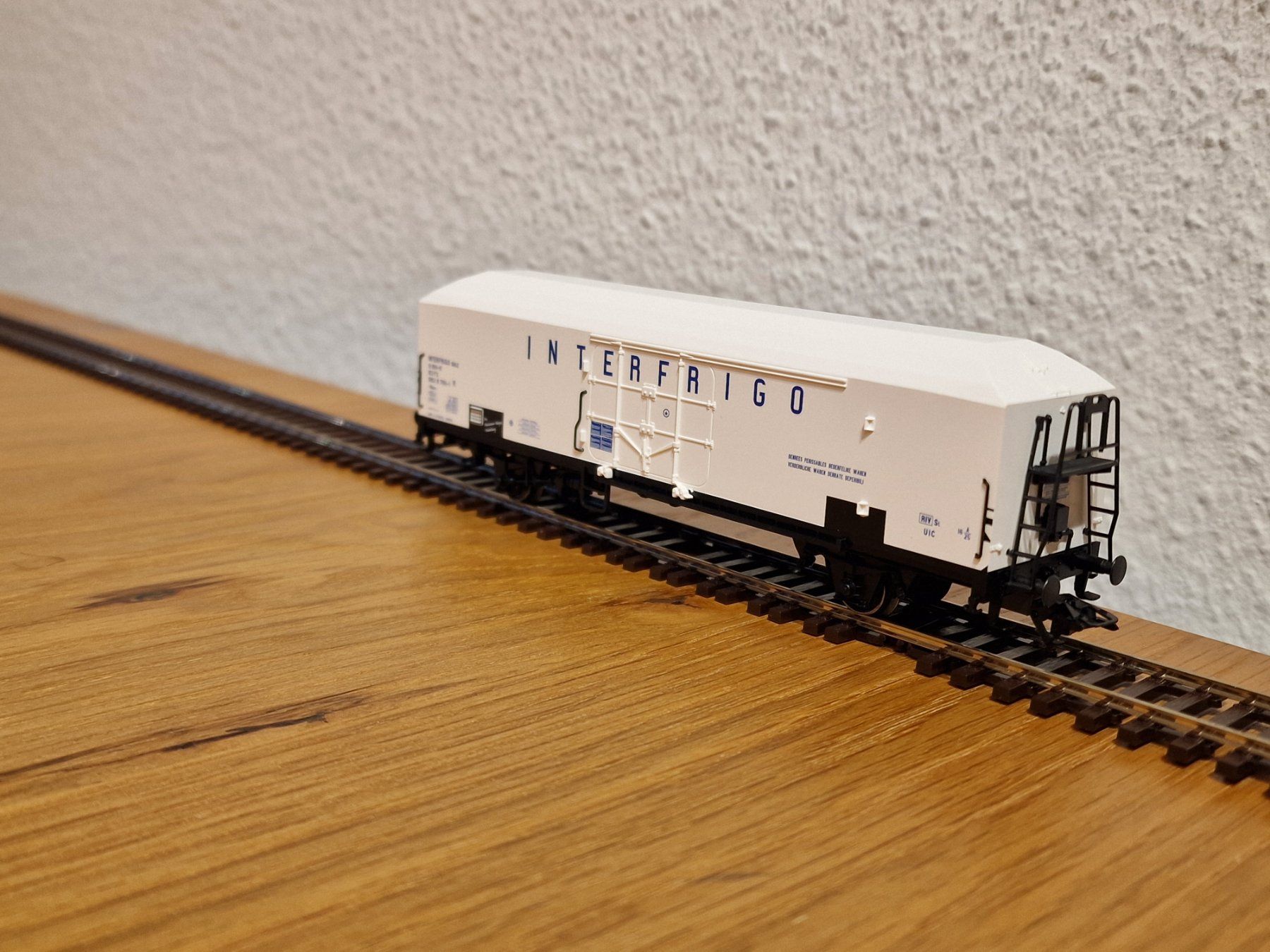 Trix Modellini di ferrovie: FS Interfrigo Kühlwagen H0 – Nuovo (secondo la descrizione) da Matten b. Interlaken venduto da lor_hr9w 2