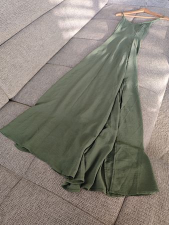 Maxi Dress Olive Size M NEW 💚