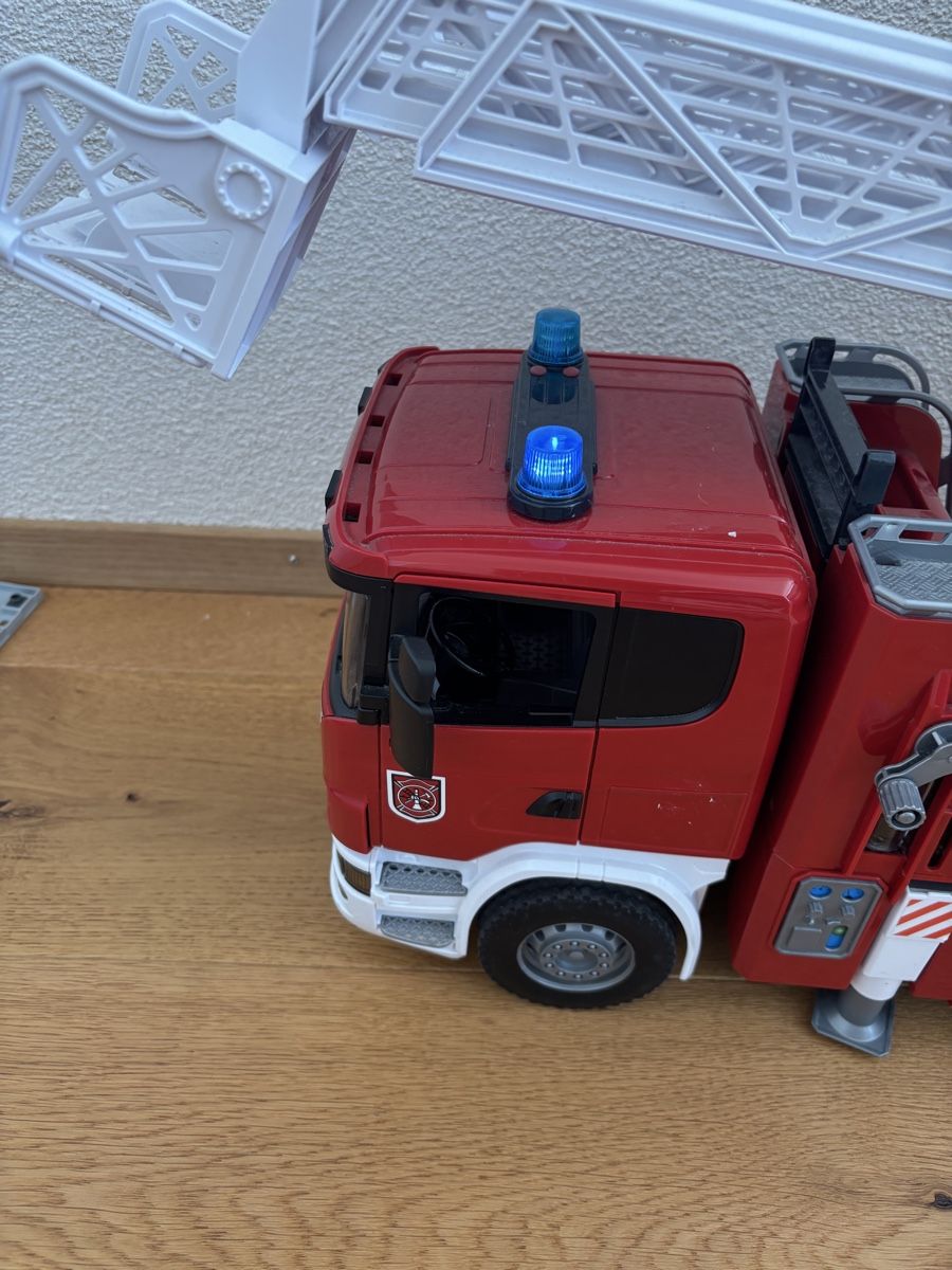 Bruder Giocattoli: Bruderer Feuerwehr Leiterfahrzeug – Usato da Grosswangen venduto da Sunnyday35 1