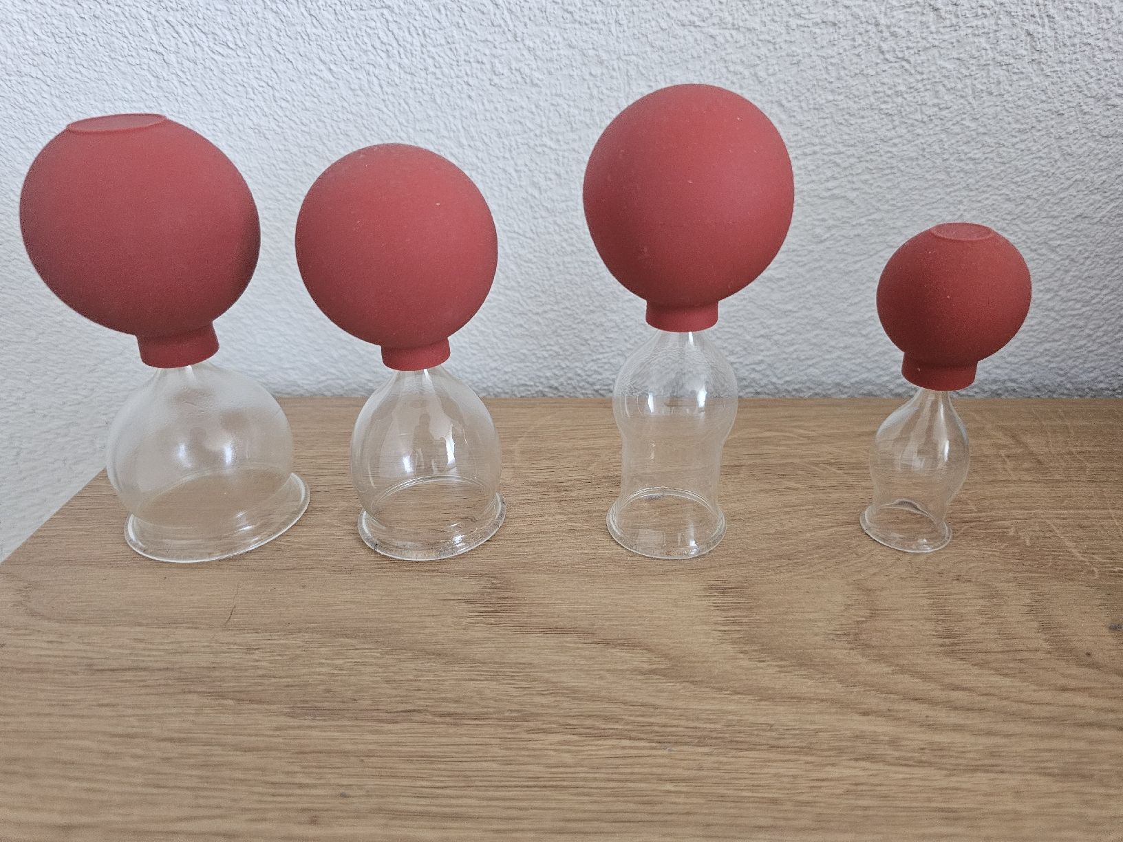 Dispositivi per massaggi: 4x Schröpfgläser diverse Grössen – Usato da Birmensdorf ZH venduto da mku_9qbw
