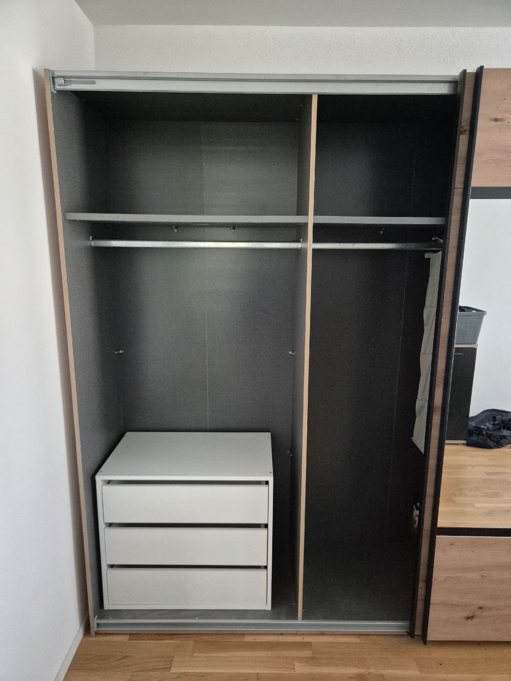 Mömax Armadi: Kleiderschrank zu verkaufen – Usato da Aegerten venduto da Simu1605 1