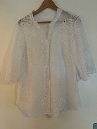 Damen Bluse weiss Broderie Anglaise Grösse M neuwertig