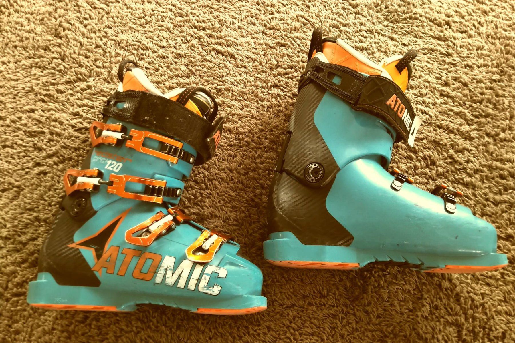Atomic Scarpe da uomo: ATOMIC Redster Pro Skischuhe Gr 38 – Usato da Schöfflisdorf venduto da Uncle_Jim