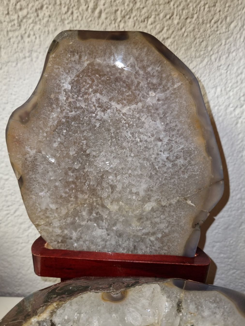 Minerali & Pietre curative: Grosse ACHAT Geode auf Holzständer – Usato da Eschenz venduto da Bibas1 3