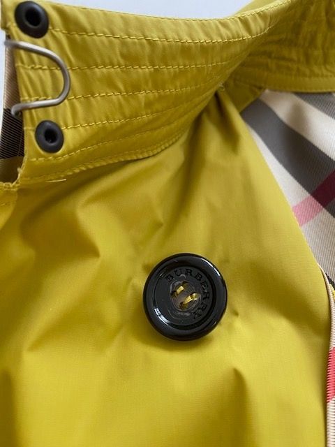Burberry Mäntel: Burberry Regentrenchcoat NEU – Neu und originalverpackt aus Gossau SG von breja 4