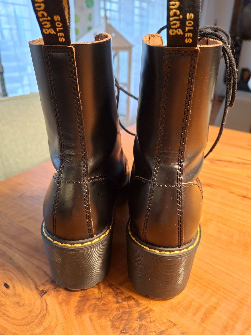 Dr. Martens Scarpe da donna: Dr. Martens Leona Vintage Smooth Grösse 39 – Usato da Schliern b. Köniz venduto da Lanka02 4