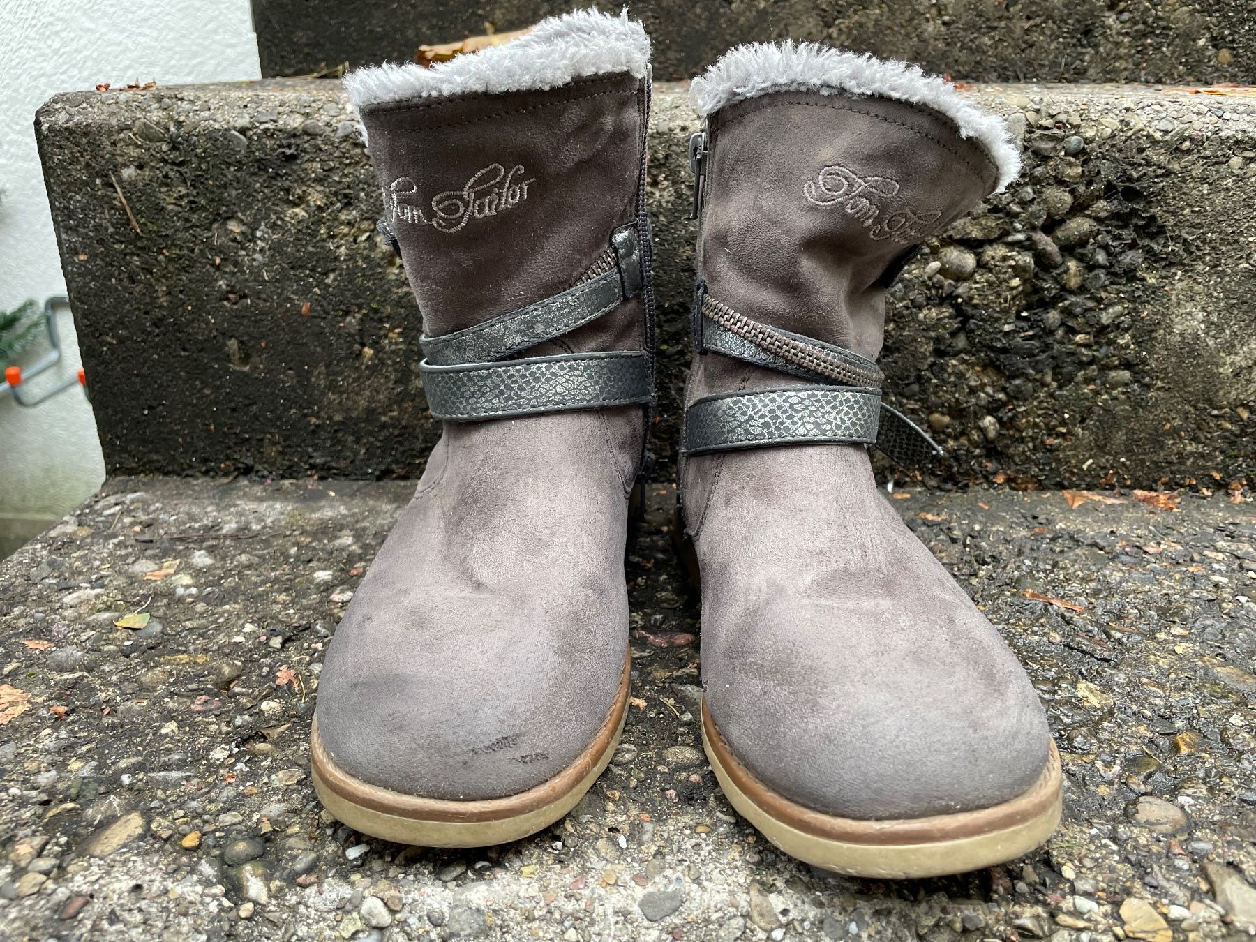 Tom Tailor Scarpe per ragazze: Tom Tailor Winter Stiefeletten Grösse 36/37 – Usato da Wetzikon ZH venduto da Youna01