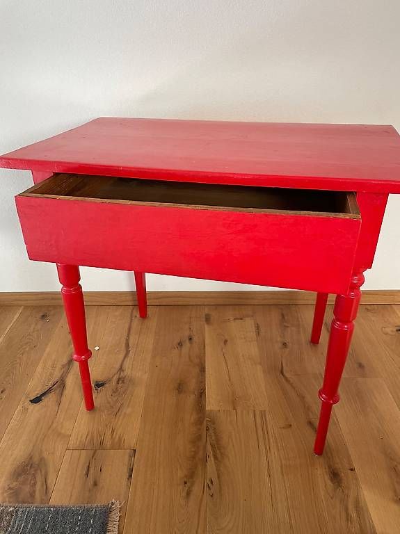 Scrivanie: Schöner roter Retro Pult – Usato da Arboldswil venduto da son_h59c 1