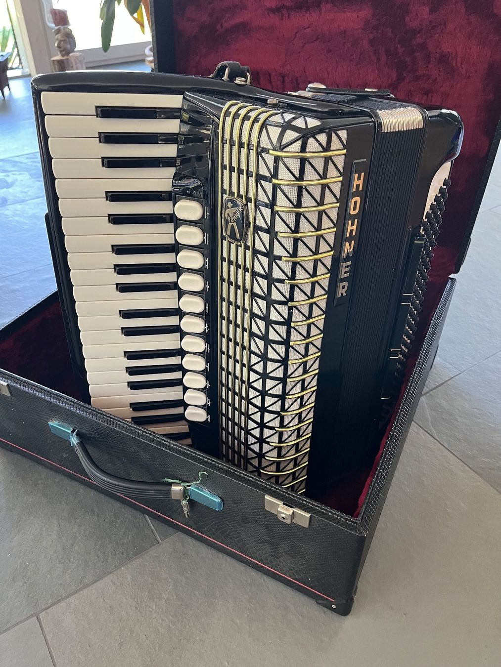 Hohner Strumenti musicali: Hohner Atlantic IV N de luxe – Usato da Schlattingen venduto da rencor94