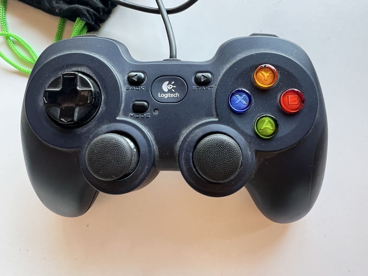 Logitech Mouse: Gamepad/Controller Logitech F310 kabelgebunden schwarz  – Usato da Bern venduto da BestBrandSeller89 1