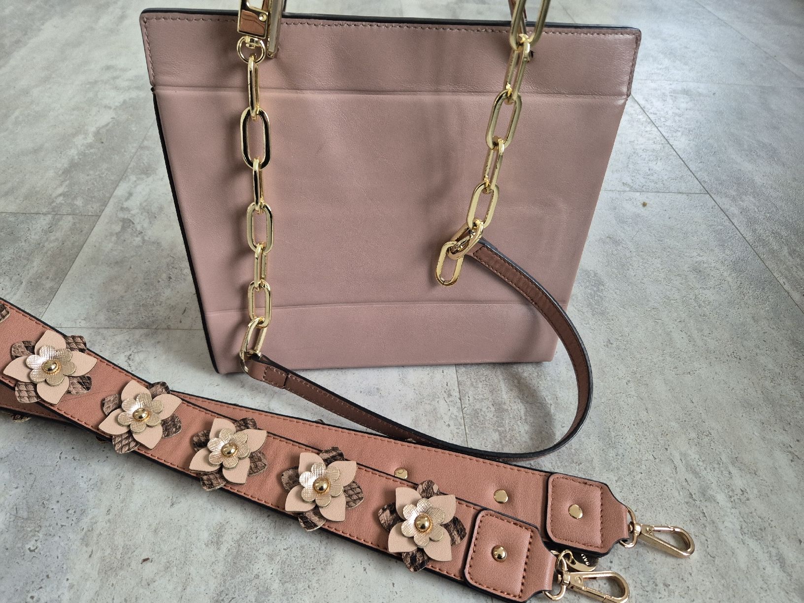Coccinelle Sacs femmes: Coccinell Lederhandtasche mauve – Neuf (Voir description) à Meggen par topas041 2