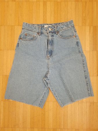 76. Shorts en jean H&M taille 36