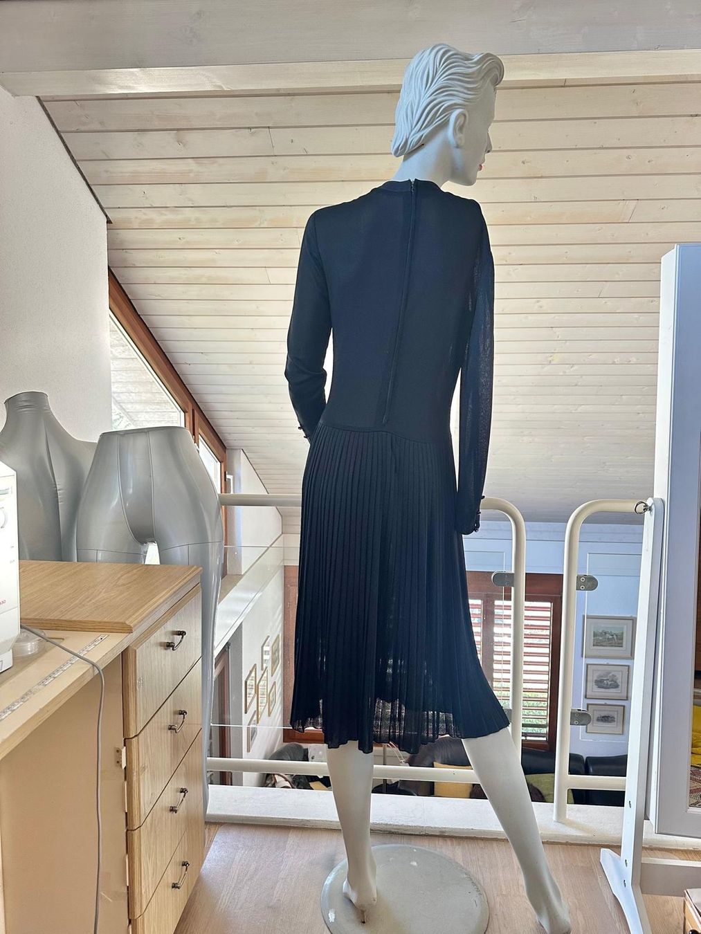 Robes: Schönes schwarzes Kleid – D'occasion à Neuhausen par Lechasseur 3