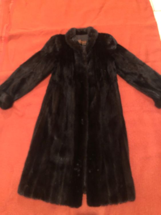 Manteau vison best sale yves saint laurent