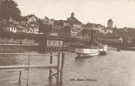 Murten (FR) Ansicht vom See mit Dampfschiff Yverdon Boot