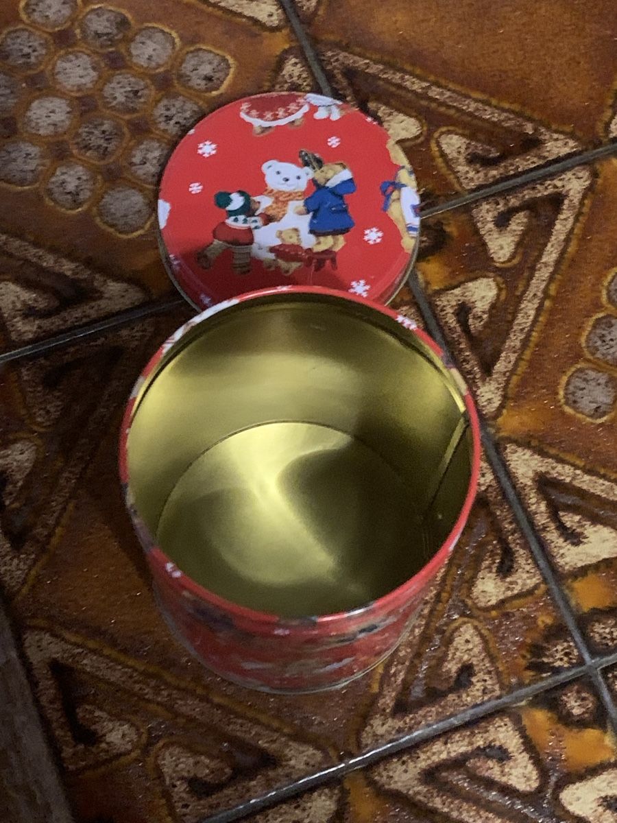 Contenitori & Simili: Blechdose Weihnachtsmotive rund 15cm – Usato da Bärschwil venduto da Ranron1970 1