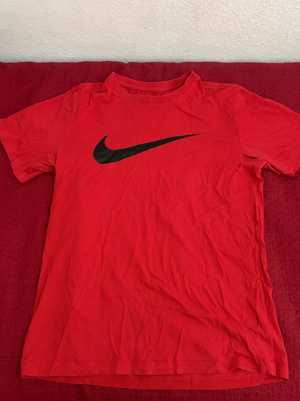 Nike Hemden, T-Shirts & Polos: T-shirt Nike  – Gebraucht aus Spreitenbach von iem_5rf2
