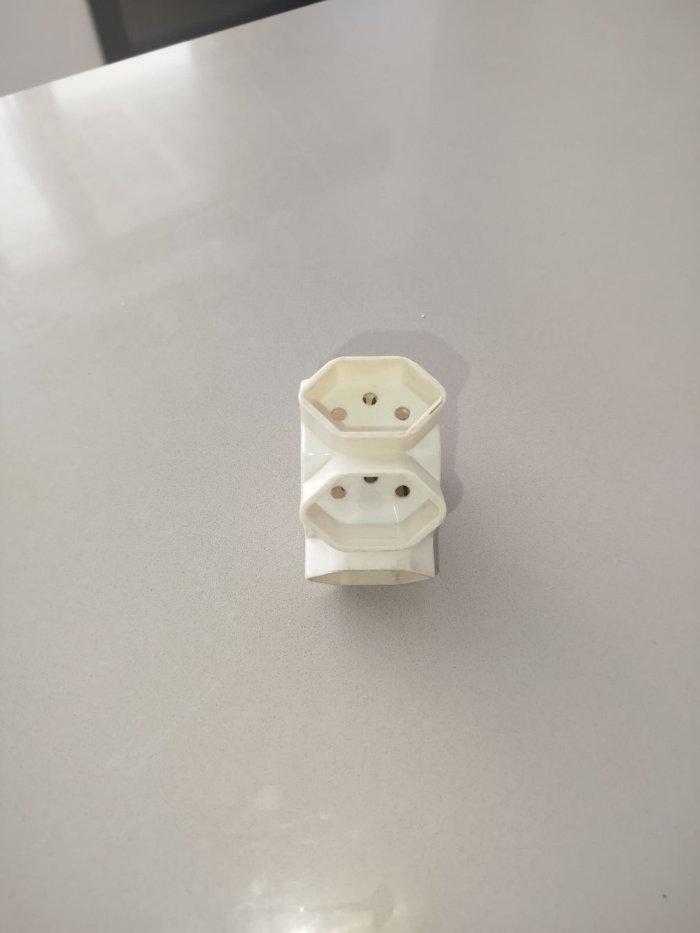 Spine: Mehrfachstecker 3 Stuck – Usato da Adliswil venduto da 3001marv 2