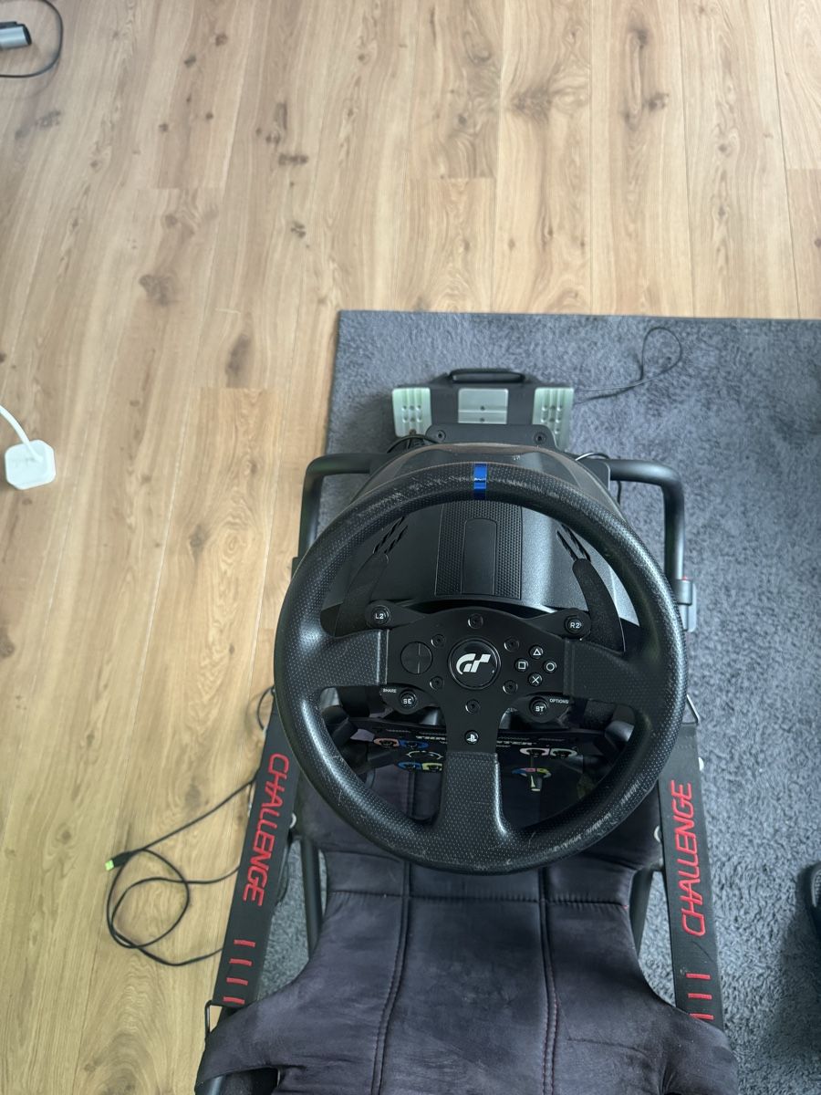 Thrustmaster Manettes: Playseat Challenge Rennspiel Sitz mit Thrustmaster T300 – D'occasion à Frauenfeld par mar_d9hn 5