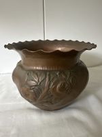 Übertopf aus Kupfer mit Blumenrelief, Antik, Deko, H 14cm