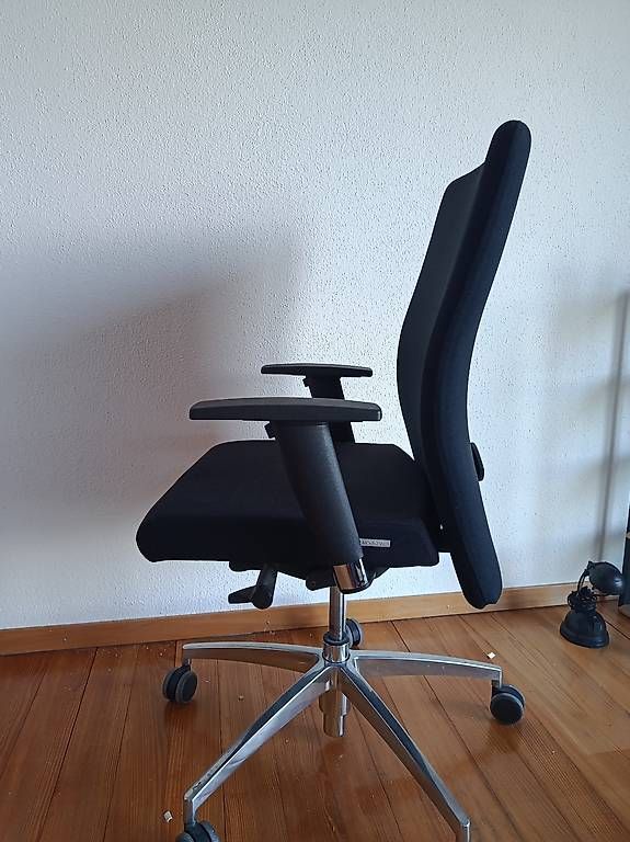 Stühle: Bürostuhl  – Gebraucht aus Staufen von leo_d5c7