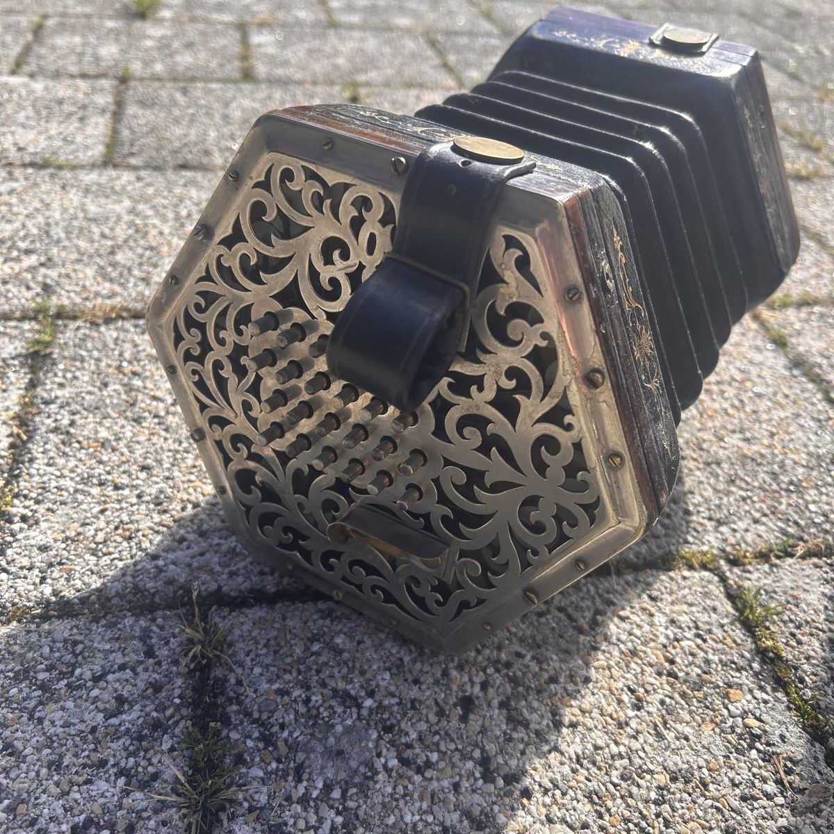Strumenti musicali: Englische  oder Französische Concertina – Usato da Laufen venduto da belleskulptur 7