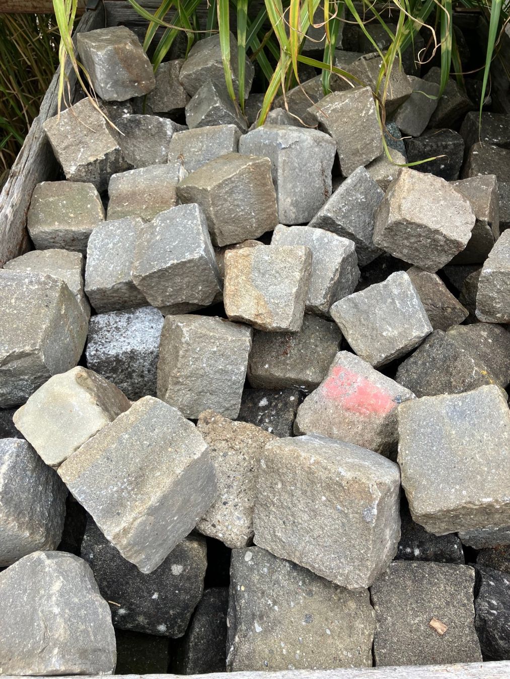 Steine & Dachziegeln: Pflastersteine – Gebraucht aus Langenthal von keu_thf7 3